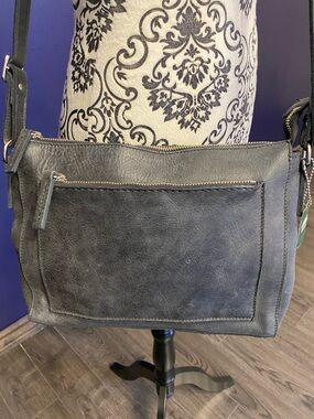 Roots Weathered Black Leather Crossbody Bag New with Tags